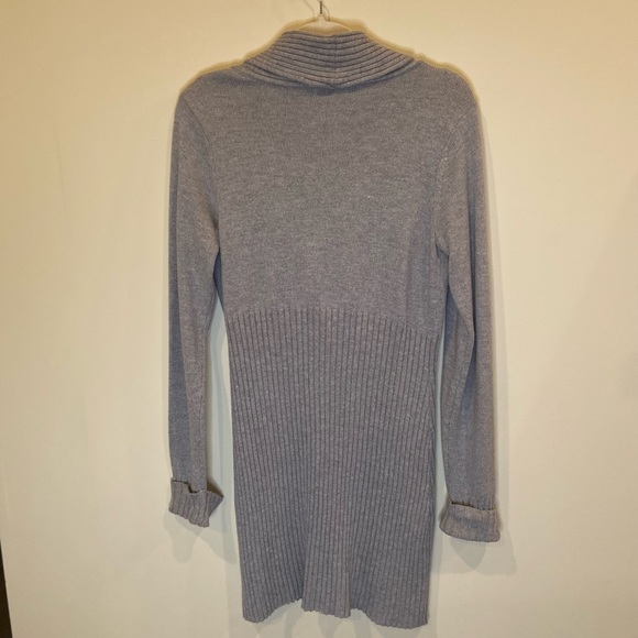 Coupe’ Collection Long Grey Cardigan. - Picture 2 of 4